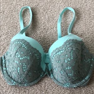 Victoria’s Secret Body by Victoria: Size 34D